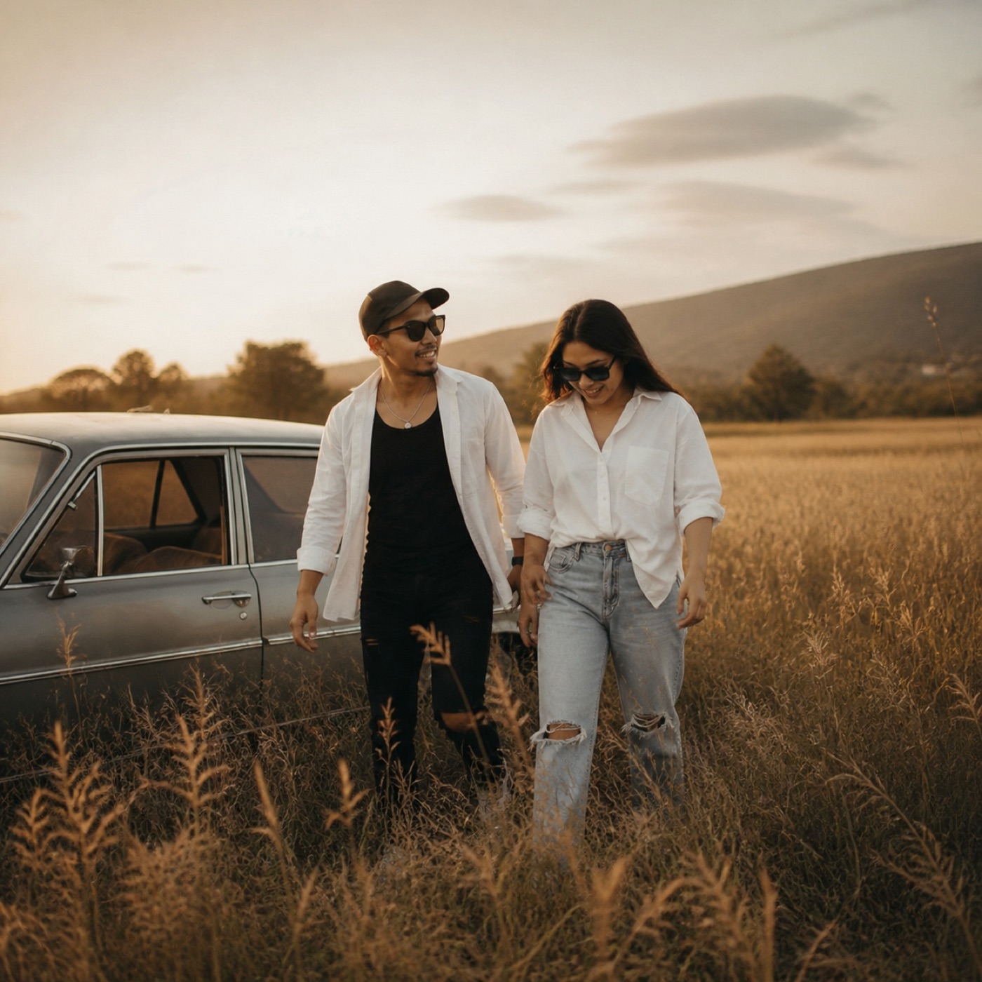 A second square companion Metalix of the couple walking in the golden field